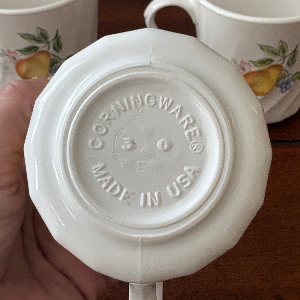 CorningWare Abundance Fruit Swirl Mugs Set of‎ 3 White Apple Pear Made in USA - Picture 3 of 6